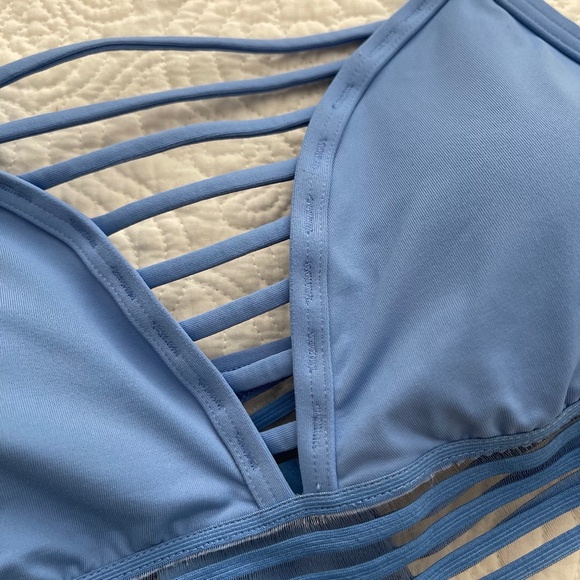 Victoria’s Secret PINK Ultimate Lightly Lined Strappy Sports Bra Size 32B - Picture 4 of 12